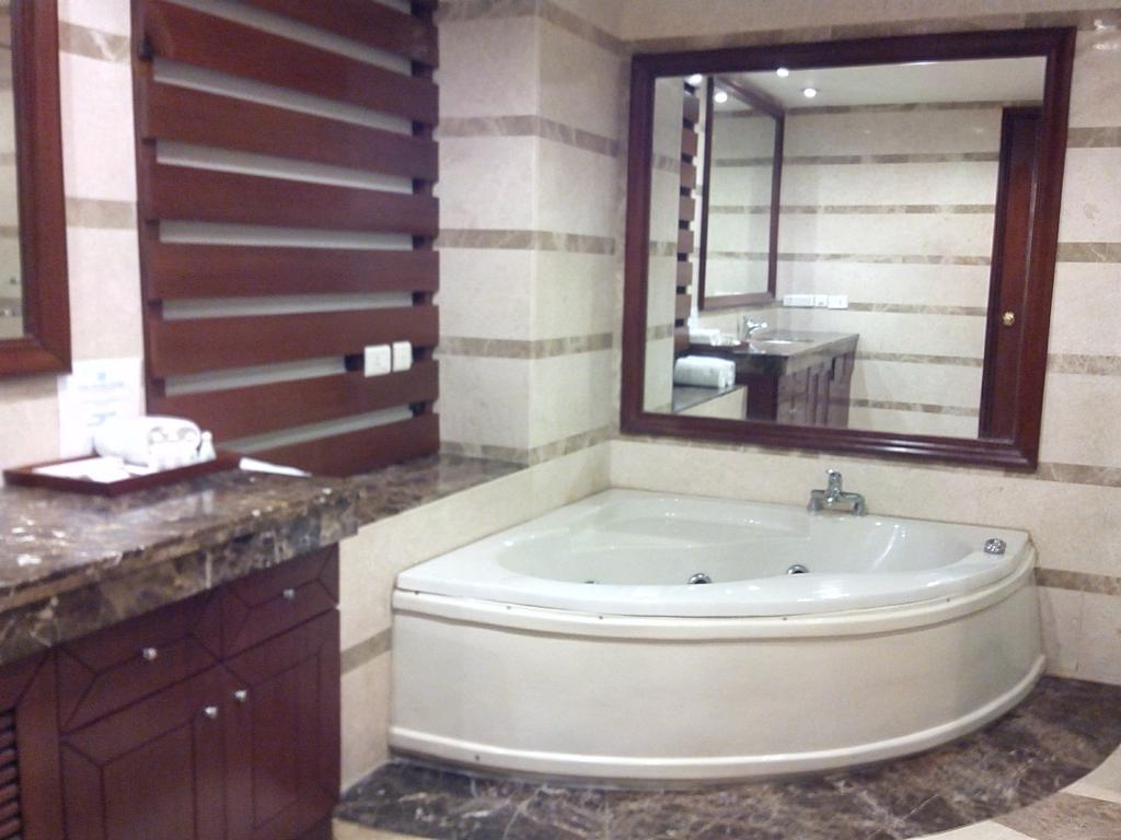فندق The Ocean Pearl Retreat نيودلهي الغرفة الصورة